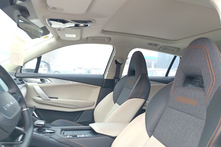 Used Lynk & Co 06 EM-P 2022 PHEV 84 km Range Pro Version Headliner
