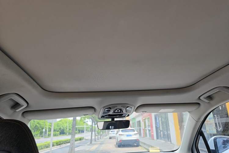 Used Lynk & Co 06 EM-P 2022 PHEV 84 km Range Pro Version Headliner