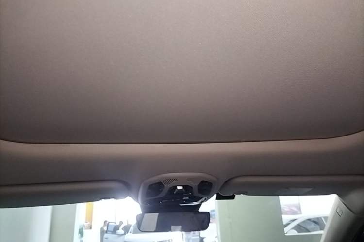 Used Lynk & Co 06 EM-P 2022 PHEV 84 km Range Pro Version Headliner