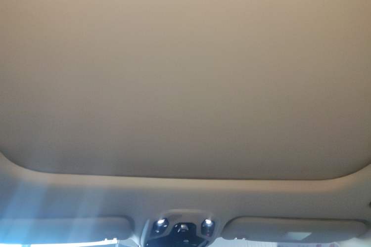 Used Lynk & Co 06 EM-P 2022 PHEV 84 km Range Pro Version Headliner