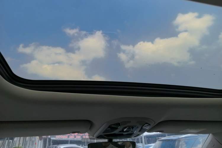 Used Lynk & Co 06 EM-P 2022 PHEV 84 km Range Pro Version Headliner