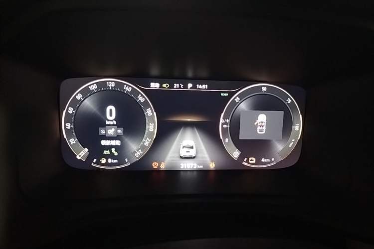 Used Lynk & Co 06 EM-P 2022 PHEV 84 km Range Pro Version Instrument Cluster