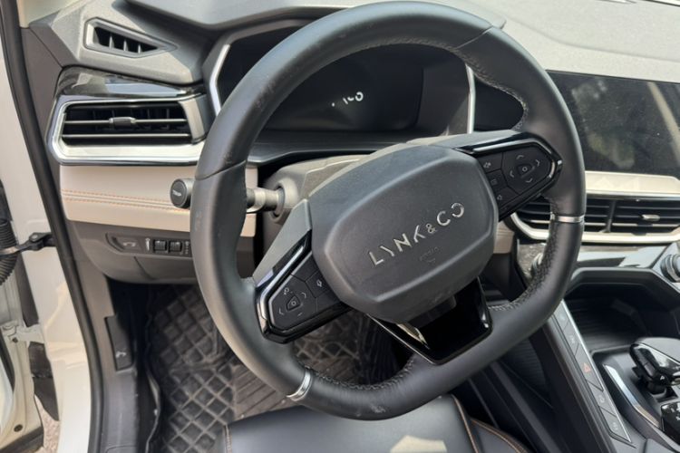 Used Lynk & Co 06 EM-P 2022 PHEV 84 km Range Pro Version Interior 1