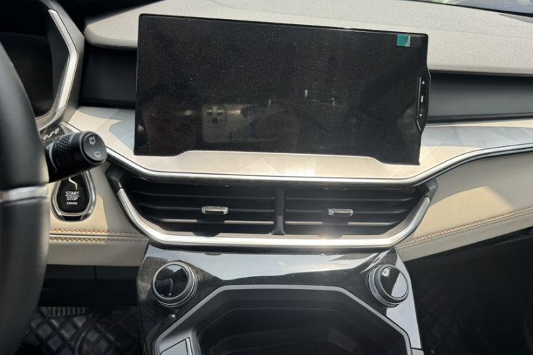 Used Lynk & Co 06 EM-P 2022 PHEV 84 km Range Pro Version Interior 2