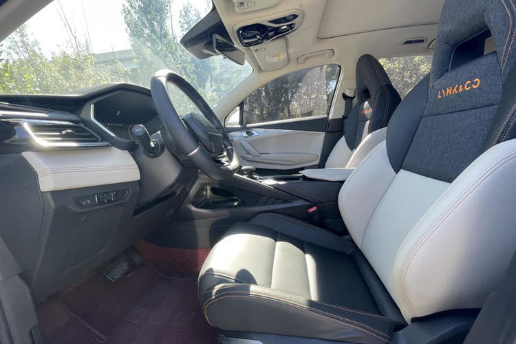 Used Lynk & Co 06 EM-P 2022 PHEV 84 km Range Pro Version Interior 2