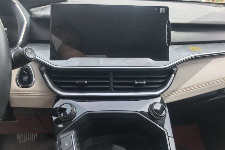 Used Lynk & Co 06 EM-P 2022 PHEV 84 km Range Pro Version Interior 3