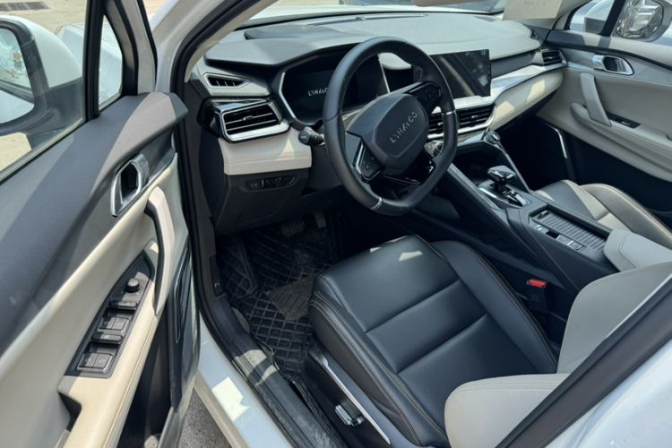 Used Lynk & Co 06 EM-P 2022 PHEV 84 km Range Pro Version Interior 4