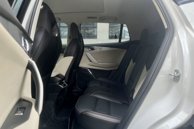 Used Lynk & Co 06 EM-P 2022 PHEV 84 km Range Pro Version Interior 4
