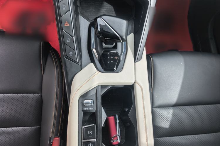 Used Lynk & Co 06 EM-P 2022 PHEV 84 km Range Pro Version Interior 4