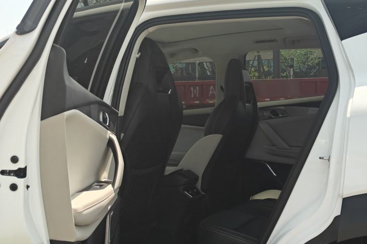 Used Lynk & Co 06 EM-P 2022 PHEV 84 km Range Pro Version Interior 4