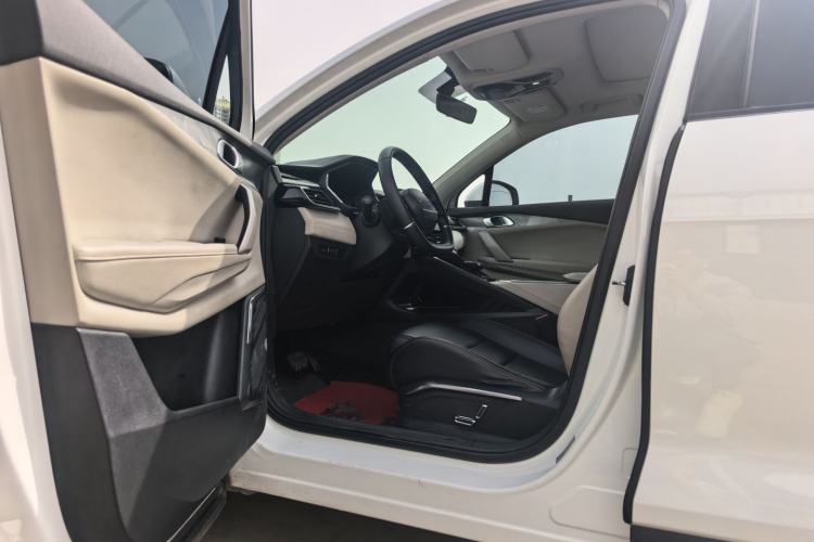 Used Lynk & Co 06 EM-P 2022 PHEV 84 km Range Pro Version Interior 5