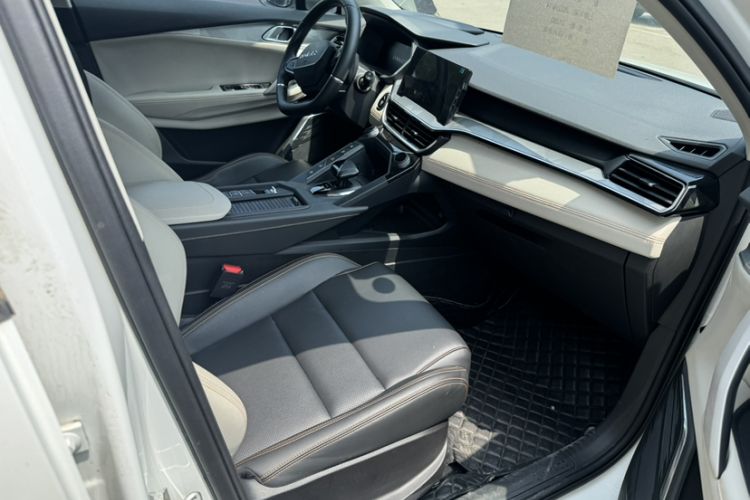 Used Lynk & Co 06 EM-P 2022 PHEV 84 km Range Pro Version Interior 6