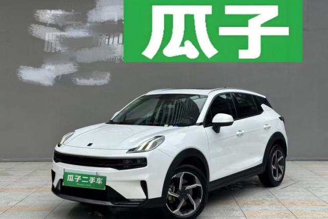 Ojetý Lynk & Co 06 EM-P 2022 PHEV 84 km Range Pro Version