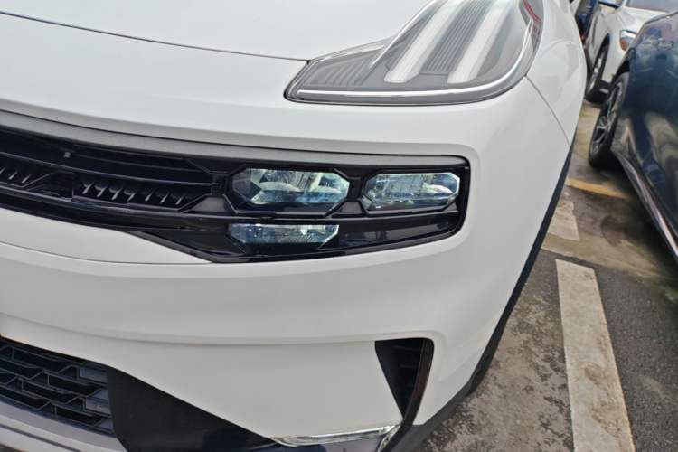 Used Lynk & Co 06 EM-P 2022 PHEV 84 km Range Pro Version Left Front Headlight