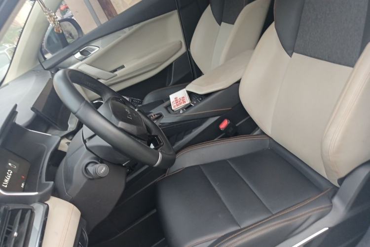 Used Lynk & Co 06 EM-P 2022 PHEV 84 km Range Pro Version Left Front Seat