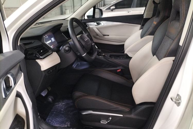 Used Lynk & Co 06 EM-P 2022 PHEV 84 km Range Pro Version Left Front Seat