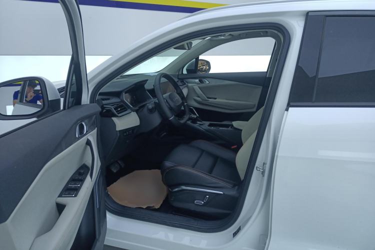 Used Lynk & Co 06 EM-P 2022 PHEV 84 km Range Pro Version Left Front Seat