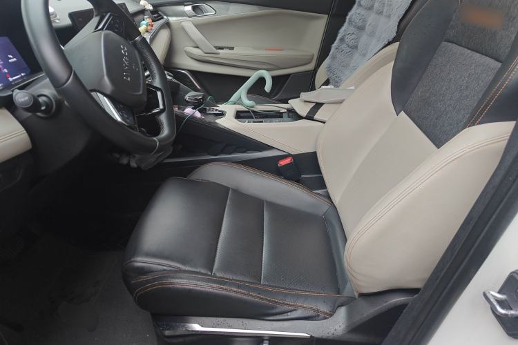 Used Lynk & Co 06 EM-P 2022 PHEV 84 km Range Pro Version Left Front Seat