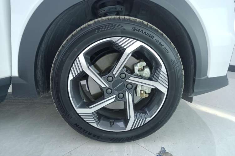 Used Lynk & Co 06 EM-P 2022 PHEV 84 km Range Pro Version Left Front Wheel Hub