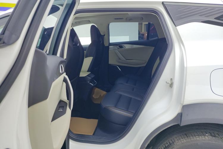 Used Lynk & Co 06 EM-P 2022 PHEV 84 km Range Pro Version Left Rear Seat