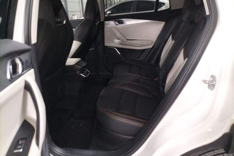 Used Lynk & Co 06 EM-P 2022 PHEV 84 km Range Pro Version Left Rear Seat
