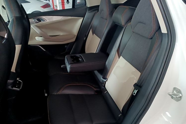 Used Lynk & Co 06 EM-P 2022 PHEV 84 km Range Pro Version Left Rear Seat