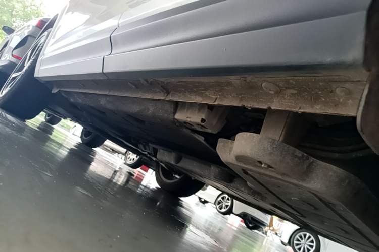 Used Lynk & Co 06 EM-P 2022 PHEV 84 km Range Pro Version Left Side Sill