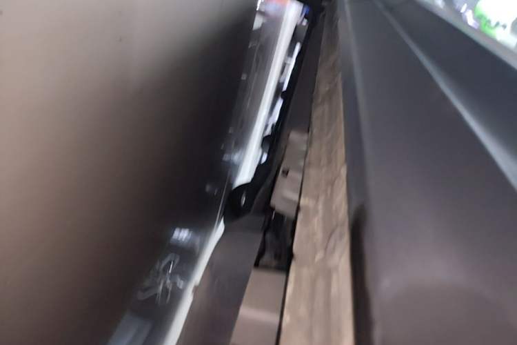 Used Lynk & Co 06 EM-P 2022 PHEV 84 km Range Pro Version Left Side Sill