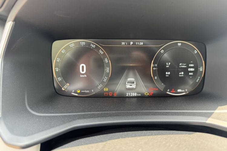 Used Lynk & Co 06 EM-P 2022 PHEV 84 km Range Pro Version Odometer Close Up