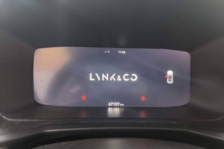 Used Lynk & Co 06 EM-P 2022 PHEV 84 km Range Pro Version Odometer Close Up