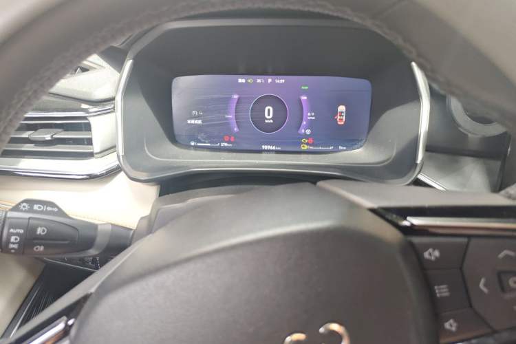 Used Lynk & Co 06 EM-P 2022 PHEV 84 km Range Pro Version Odometer Close Up