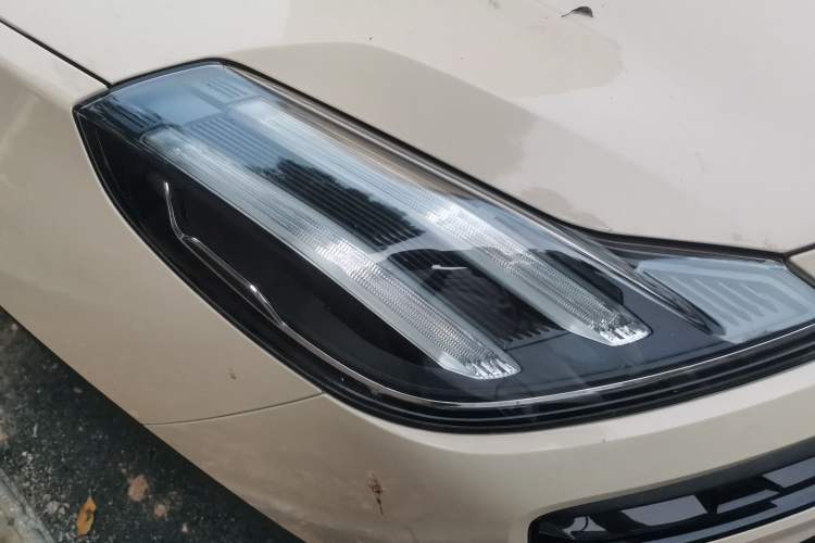 Used Lynk & Co 06 EM-P 2022 PHEV 84 km Range Pro Version Right Front Headlight
