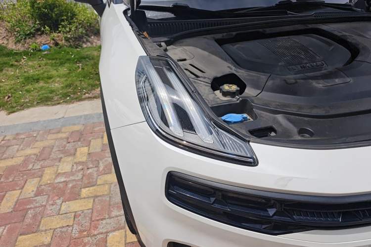 Used Lynk & Co 06 EM-P 2022 PHEV 84 km Range Pro Version Right Front Headlight