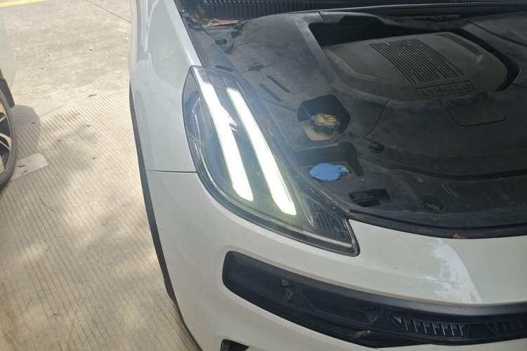 Used Lynk & Co 06 EM-P 2022 PHEV 84 km Range Pro Version Right Front Headlight