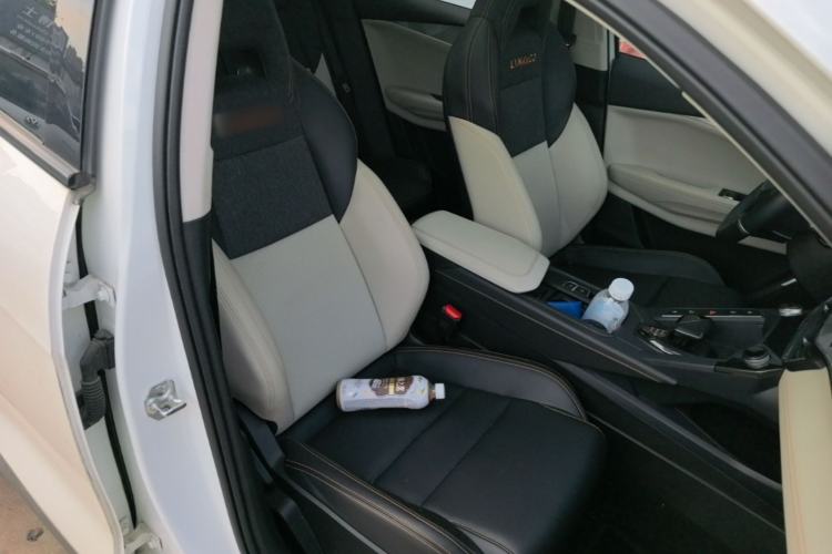 Used Lynk & Co 06 EM-P 2022 PHEV 84 km Range Pro Version Right Front Seat