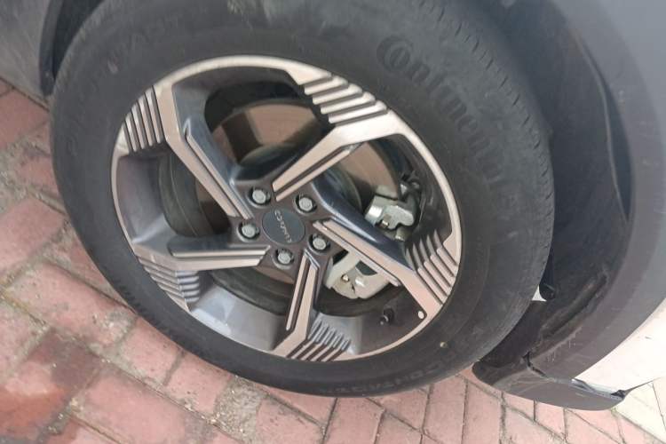 Used Lynk & Co 06 EM-P 2022 PHEV 84 km Range Pro Version Right Front Wheel Hub