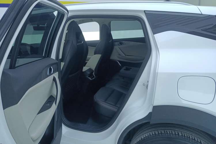 Used Lynk & Co 06 EM-P 2022 PHEV 84 km Range Pro Version Right Rear Seat