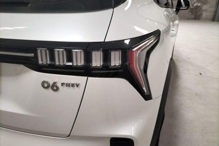 Used Lynk & Co 06 EM-P 2022 PHEV 84 km Range Pro Version Right Rear Taillight