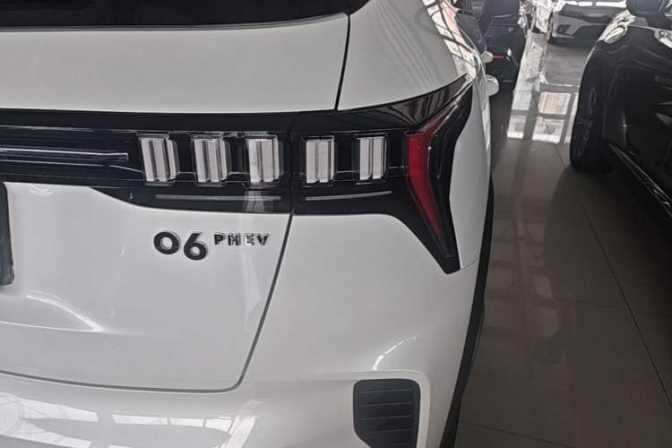 Used Lynk & Co 06 EM-P 2022 PHEV 84 km Range Pro Version Right Rear Taillight