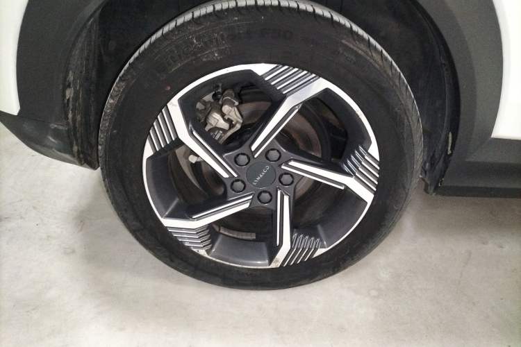 Used Lynk & Co 06 EM-P 2022 PHEV 84 km Range Pro Version Right Rear Wheel Hub