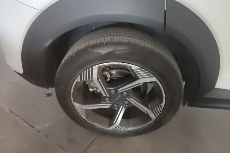 Used Lynk & Co 06 EM-P 2022 PHEV 84 km Range Pro Version Right Rear Wheel Hub