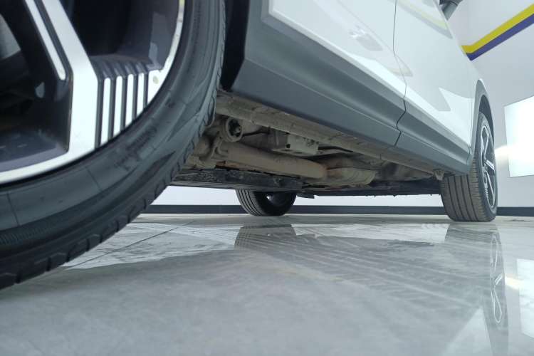 Used Lynk & Co 06 EM-P 2022 PHEV 84 km Range Pro Version Right Side Sill