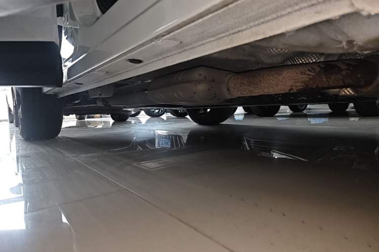 Used Lynk & Co 06 EM-P 2022 PHEV 84 km Range Pro Version Right Side Sill