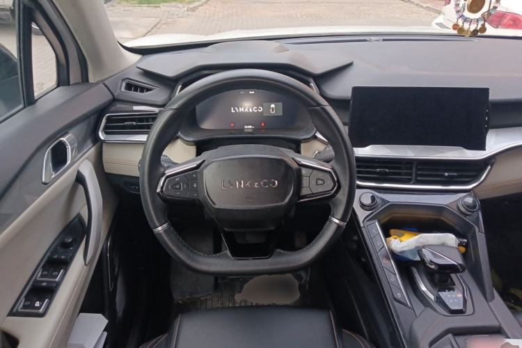 Used Lynk & Co 06 EM-P 2022 PHEV 84 km Range Pro Version Steering Wheel