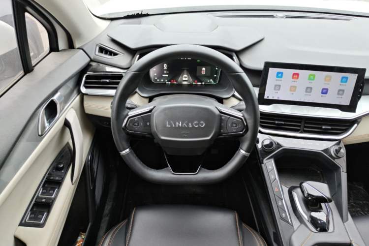 Used Lynk & Co 06 EM-P 2022 PHEV 84 km Range Pro Version Steering Wheel