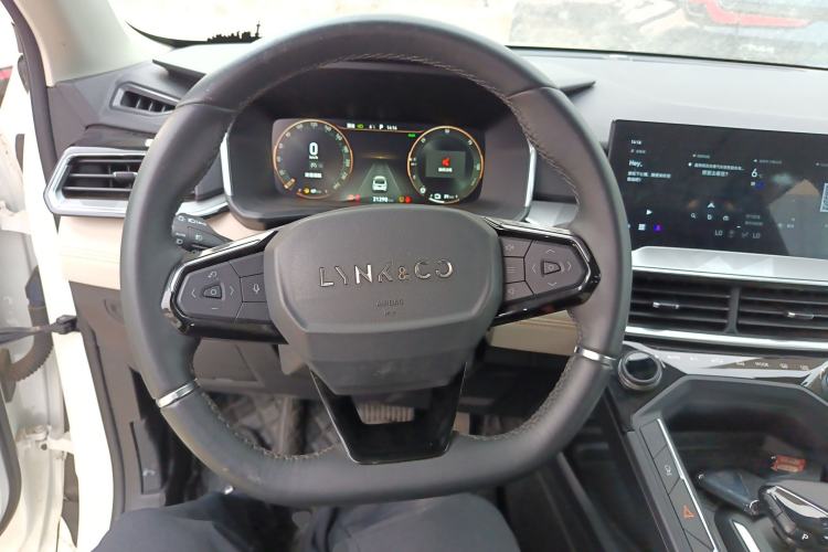 Used Lynk & Co 06 EM-P 2022 PHEV 84 km Range Pro Version Steering Wheel