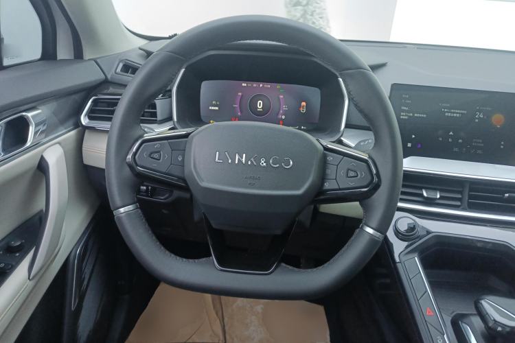 Used Lynk & Co 06 EM-P 2022 PHEV 84 km Range Pro Version Steering Wheel