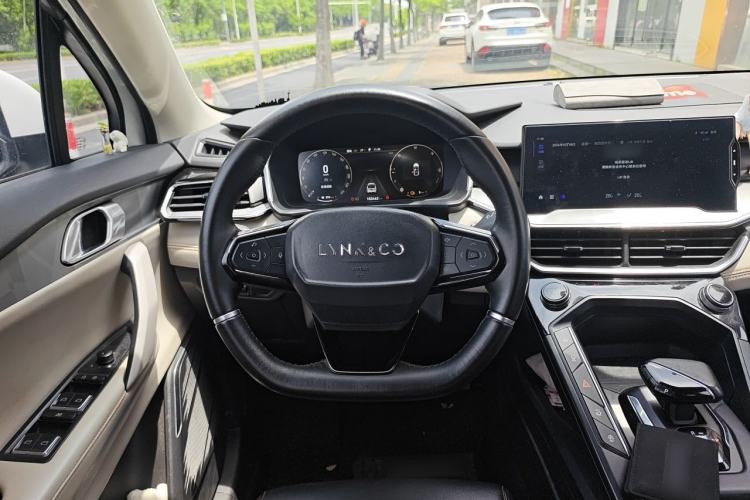 Used Lynk & Co 06 EM-P 2022 PHEV 84 km Range Pro Version Steering Wheel