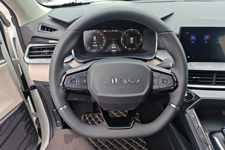 Used Lynk & Co 06 EM-P 2022 PHEV 84 km Range Pro Version Steering Wheel