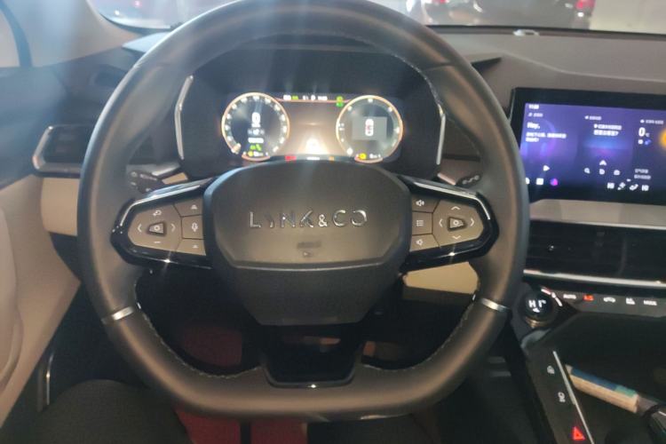 Used Lynk & Co 06 EM-P 2022 PHEV 84 km Range Pro Version Steering Wheel